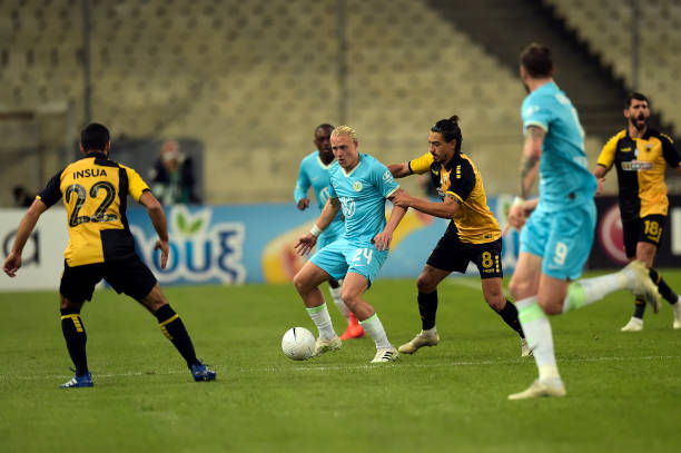 一个球队的 一个球队的