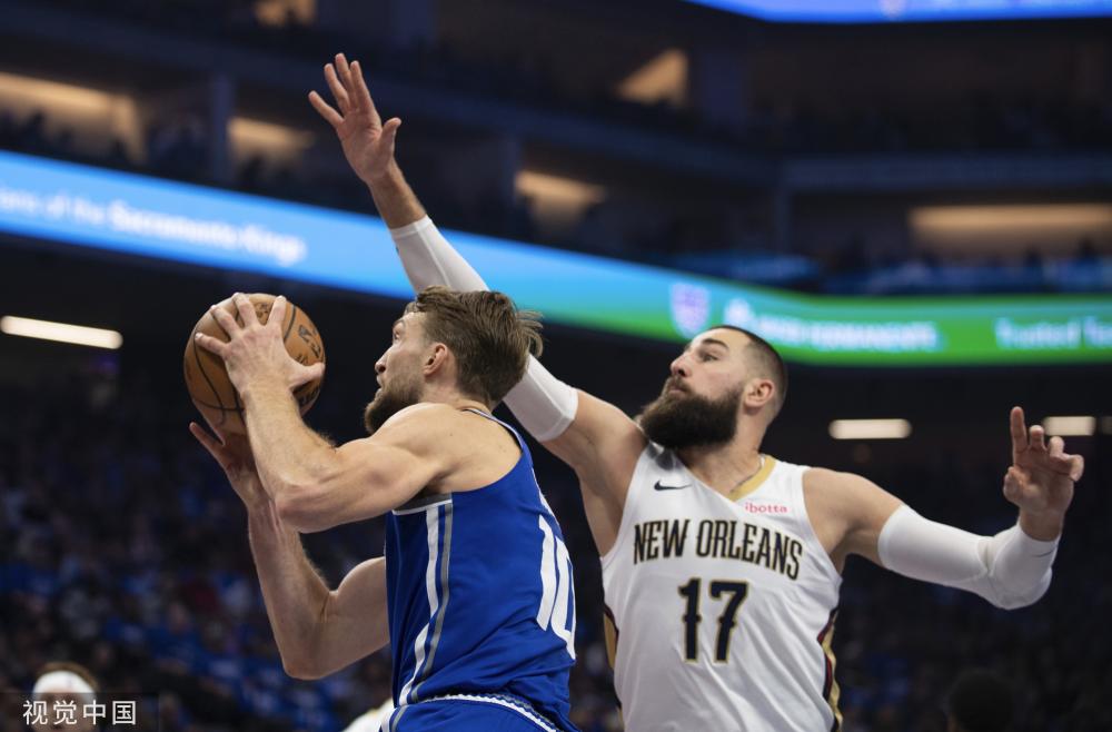 通过投资于 通过投资于